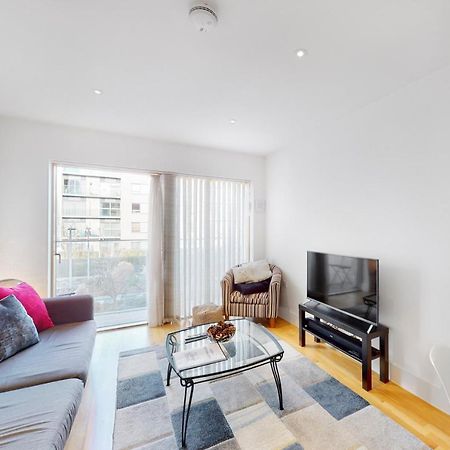 Lovely 1 Bed Apartment In Streatham Londen Buitenkant foto