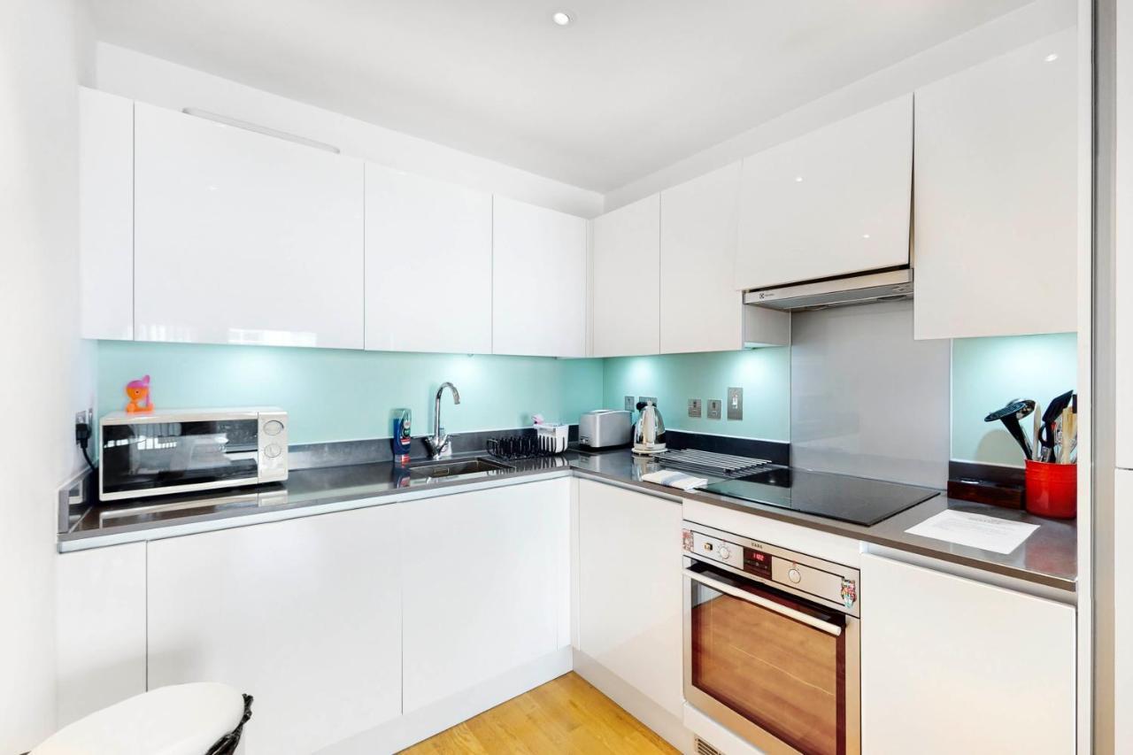 Lovely 1 Bed Apartment In Streatham Londen Buitenkant foto
